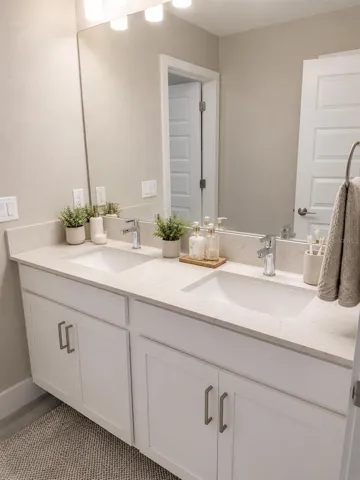 Master bathroom2