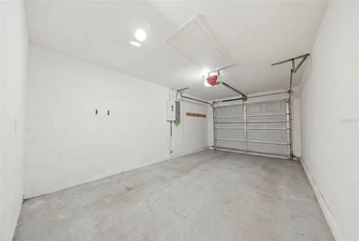 One car garage