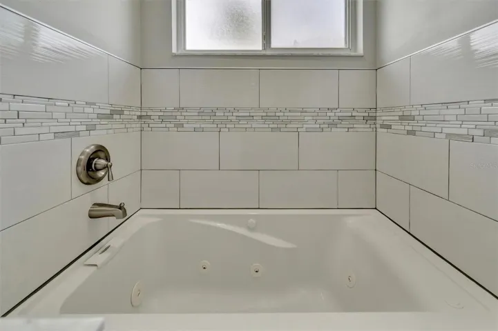 Garden Tub with Jets