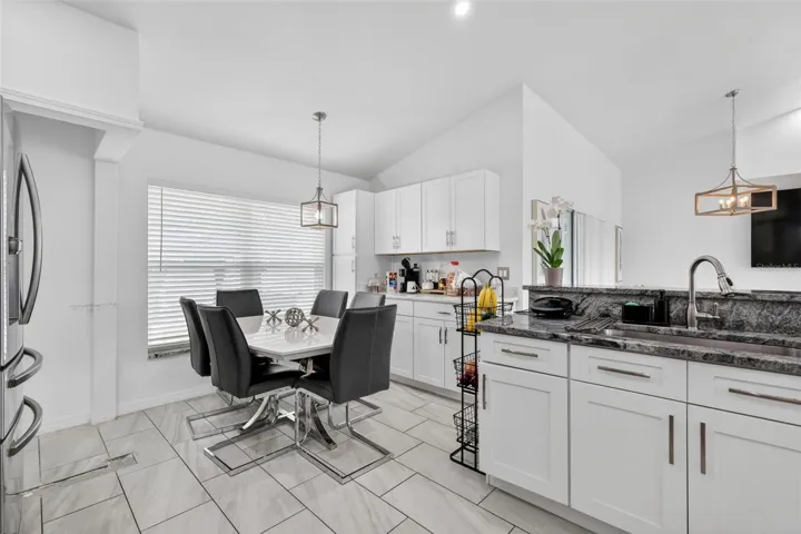 Kitchen & Breakfast Nook