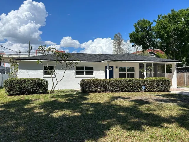 Nice curb appeal, new roof, fenced yard
