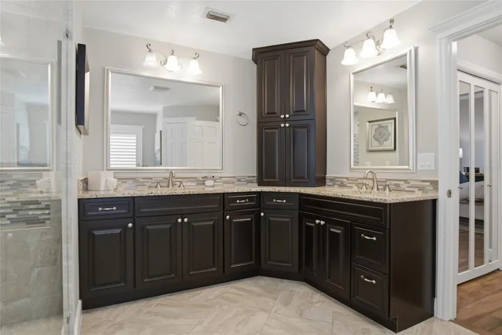 2nd  bathroom