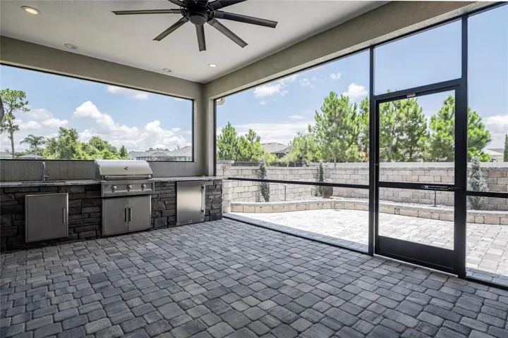 Outdoor Kitchen with Grill (Lanai 1)
