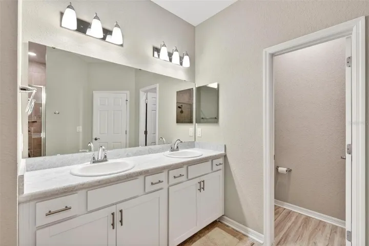 Primary ensuite water closet