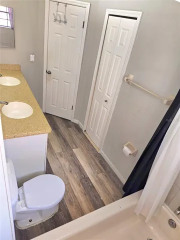 Upstairs Full Bathroom view 2