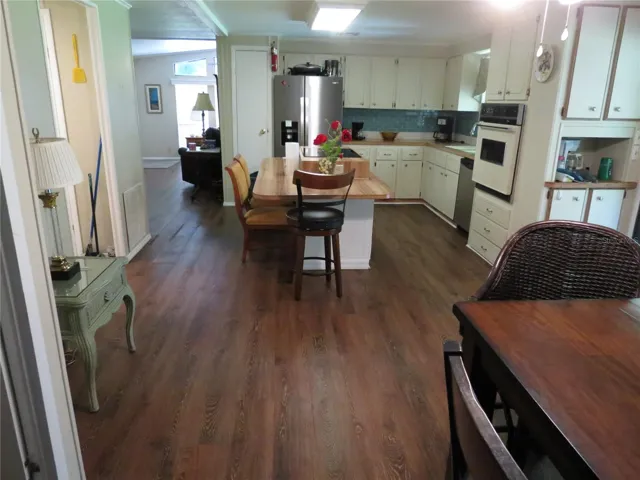 dining/kitchen