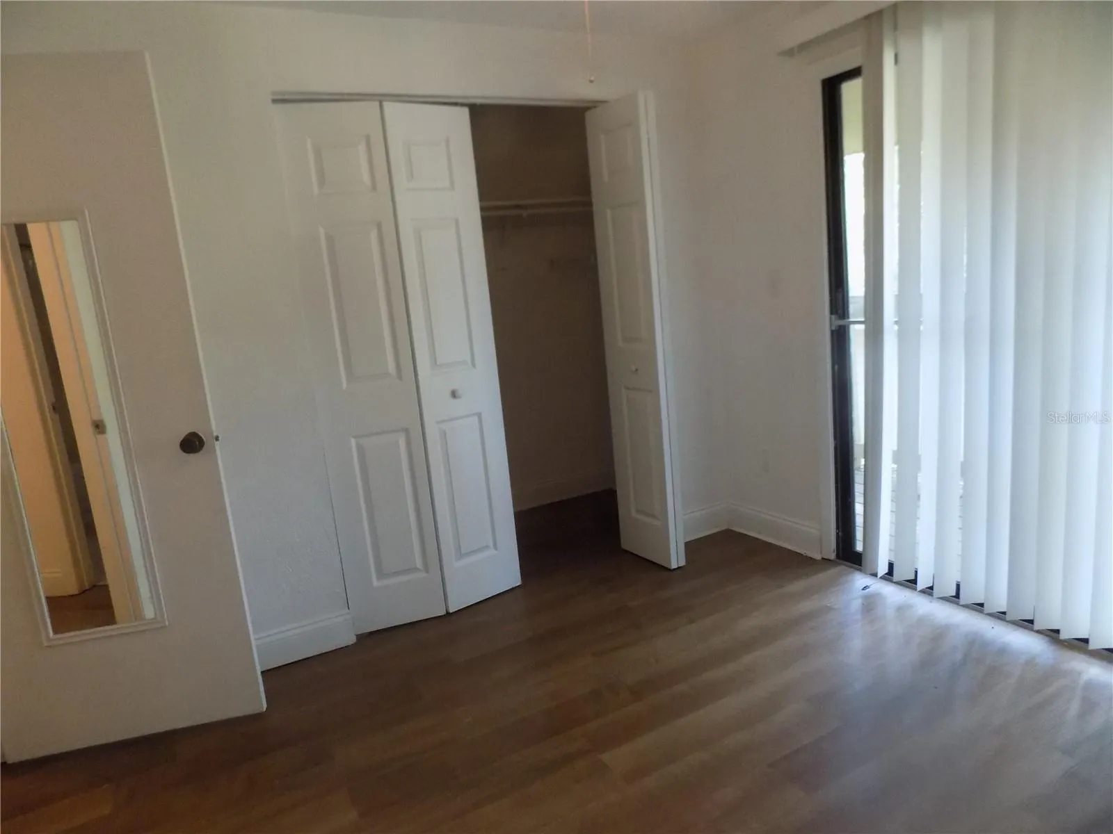 B bedroom