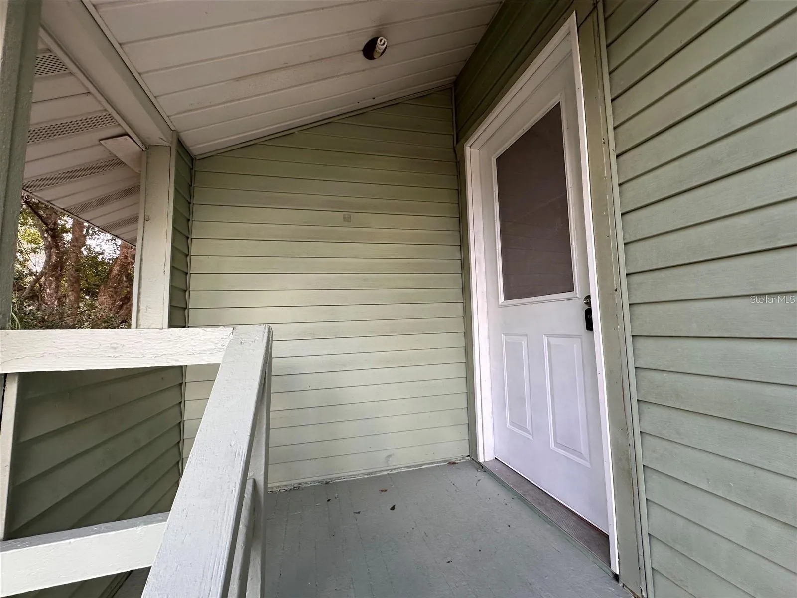 Upstairs Entry