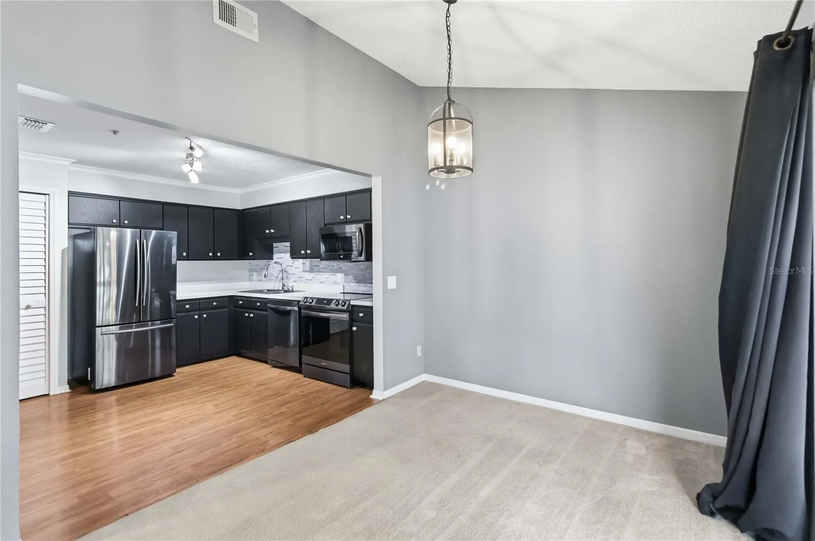 Dining to Kitchen