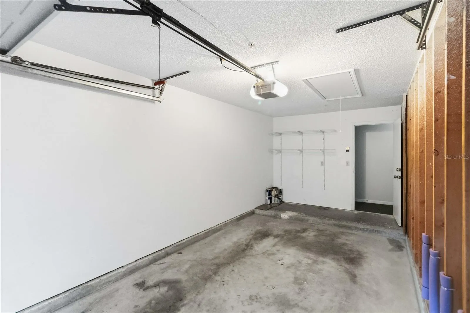 One Car Garage w/Interior Access Hallway Door
