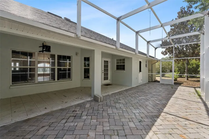 Screened Patio.