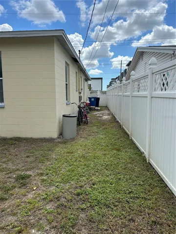 Side yard pathway to backyard