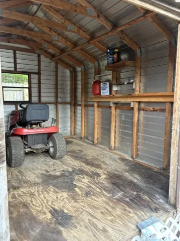 Shed inside right