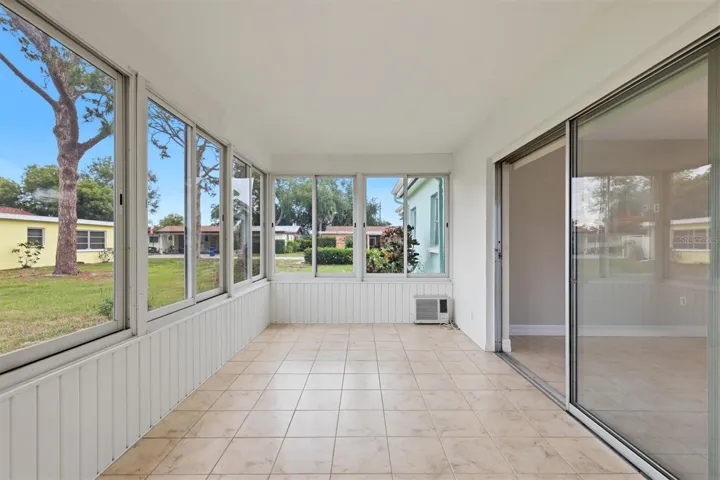 Florida room with heat and A C