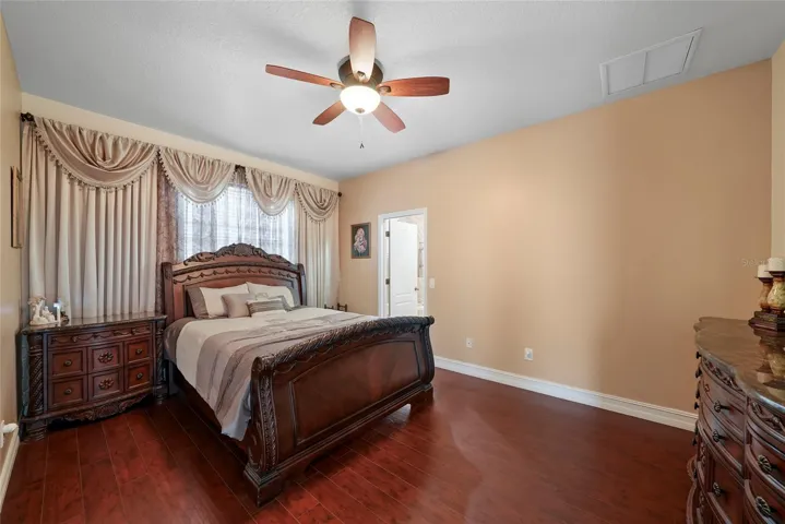 Private master suite