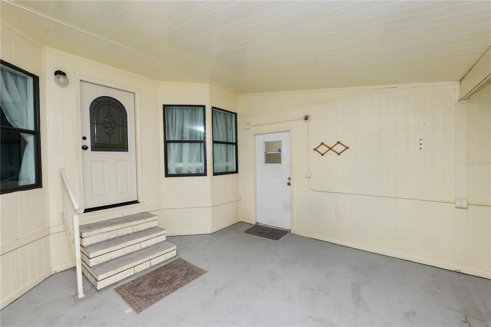 Huge Bonus Room under air.
