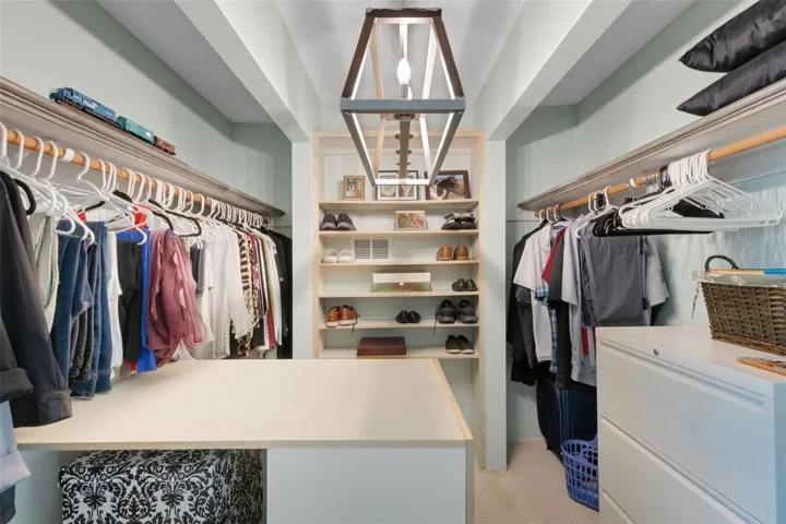 Walk-in Closet