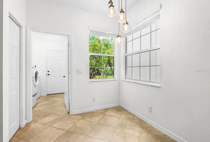 Kitchen Eating Area