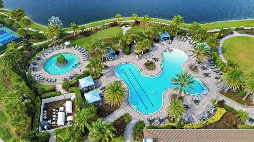 Very large Resort Style Pool and Spa