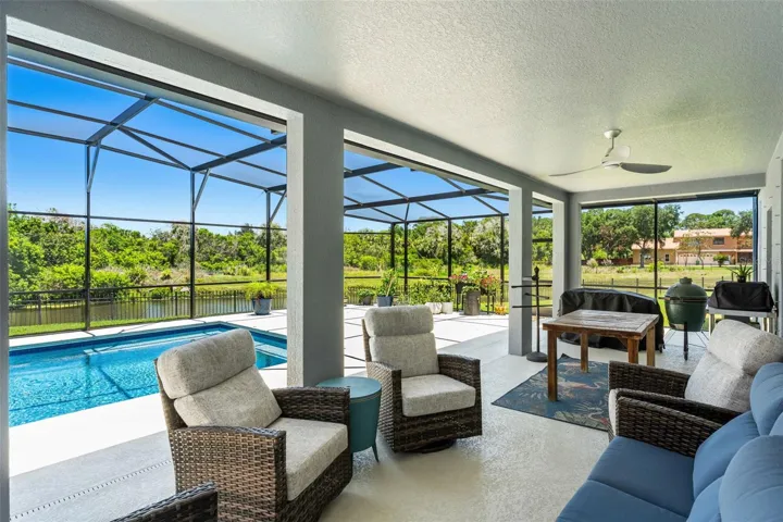 Rear Screened Lanai