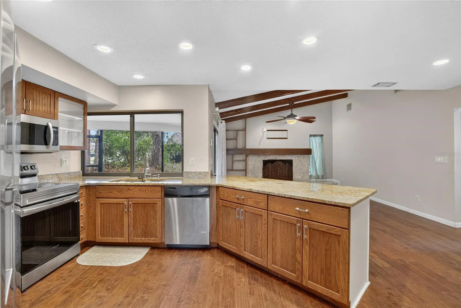 1201 Sandalwood Dr, Plant City, Florida 33563 — photo 4