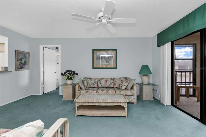 Living/dining room