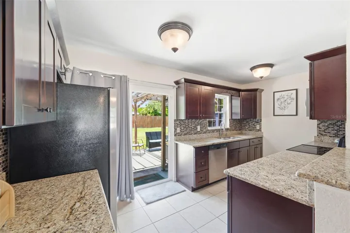 Beautifully updated Kitchen
