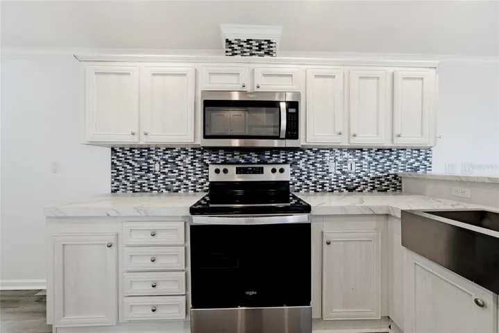 So much storage in this spacious kitchen fit for a Chef!!