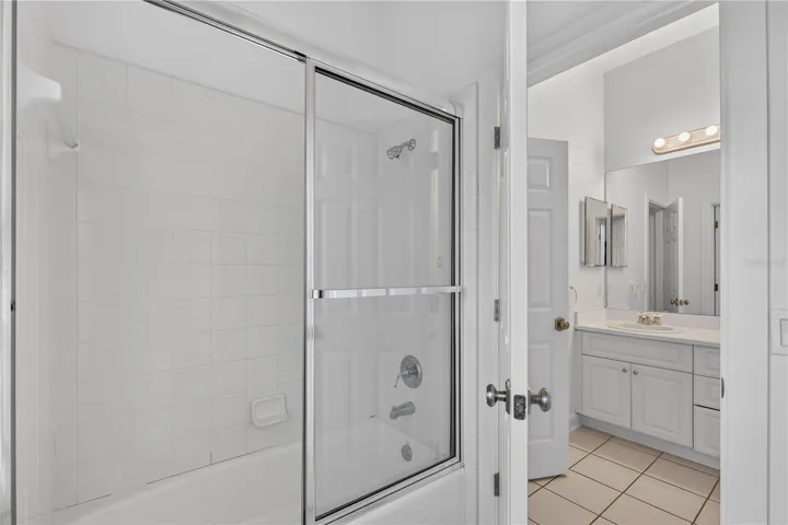 ANOTHER VIEW OF ADJOINING BATH BETWEEN GUEST ROOMS 2 AND 3