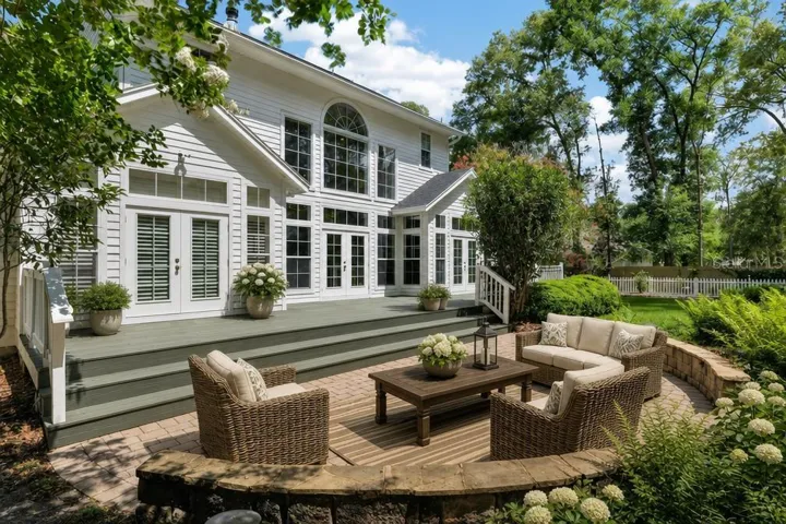 STAGED COURTYARD AREA