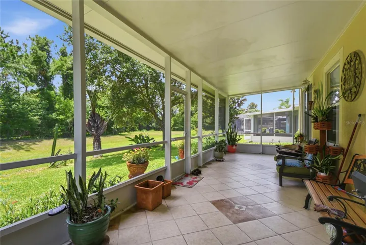 Oversized Screened Patio