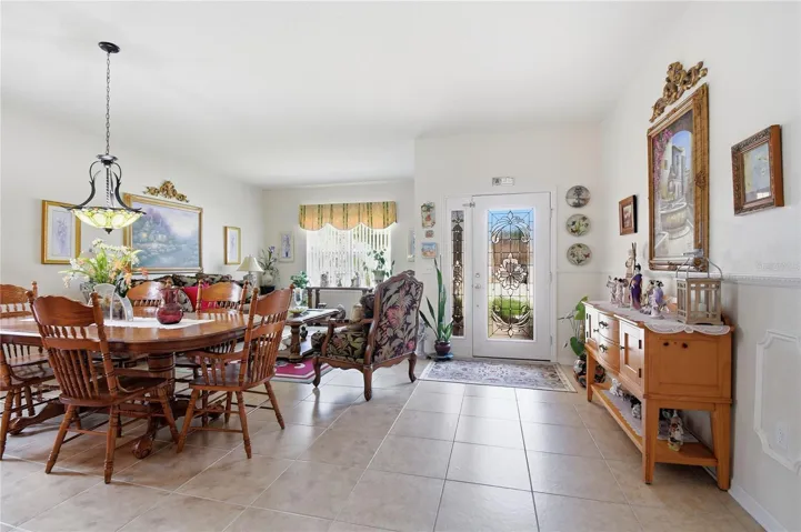 Dining & Family Room Area