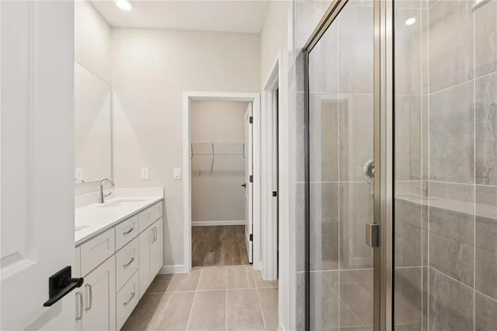 Photos are of same model with similiar finishes