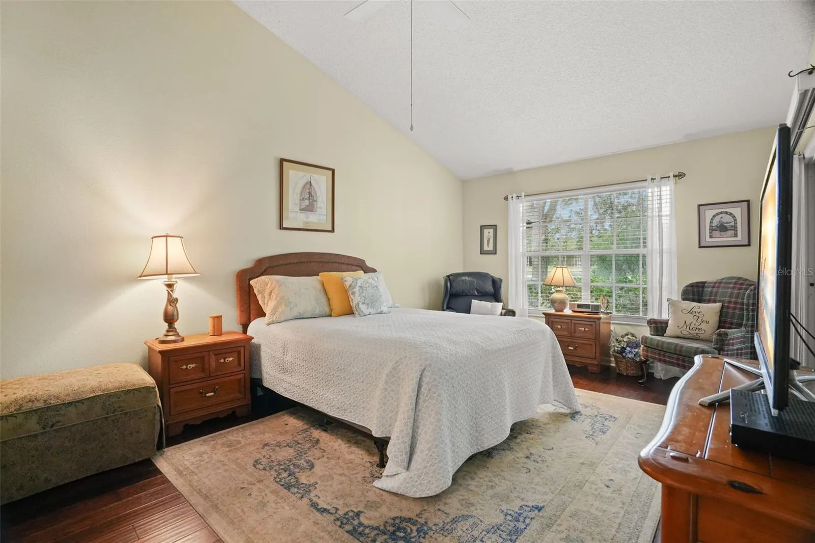 Large primary suite with vaulted ceilings
