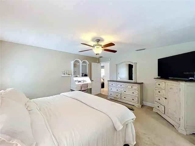 More of the owner's suite.