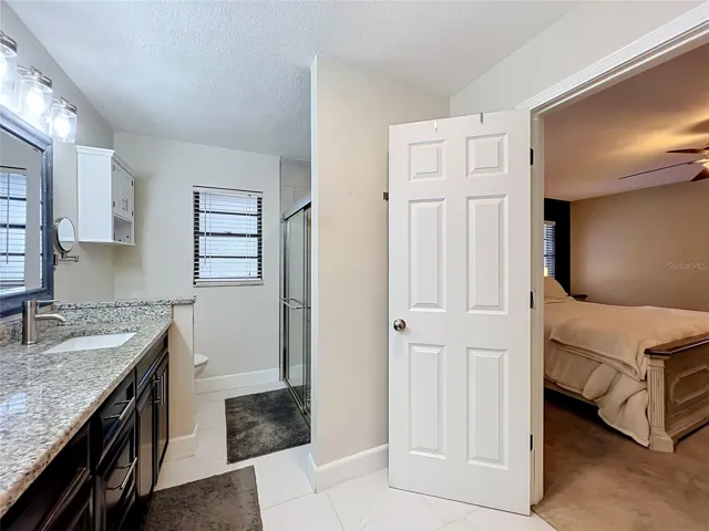 More of the owner's en-suite.