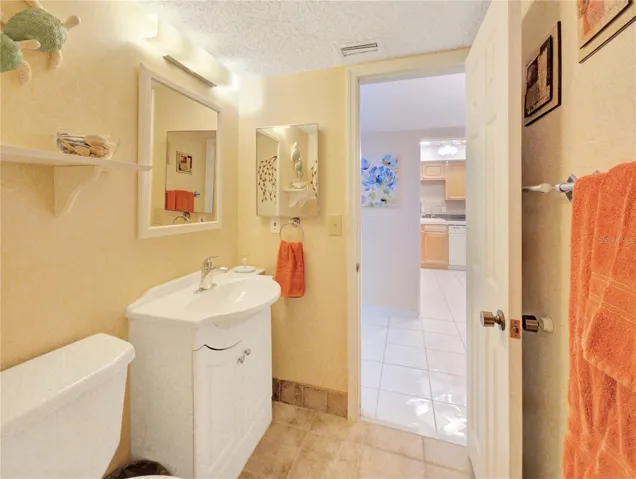 1/2 Bath
