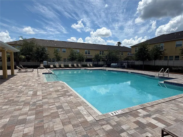 Pool /walking distance from home