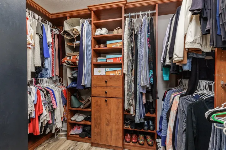 Designer, Walk-in closet in Master Suite