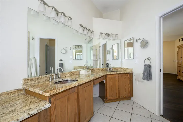 Dual sinks