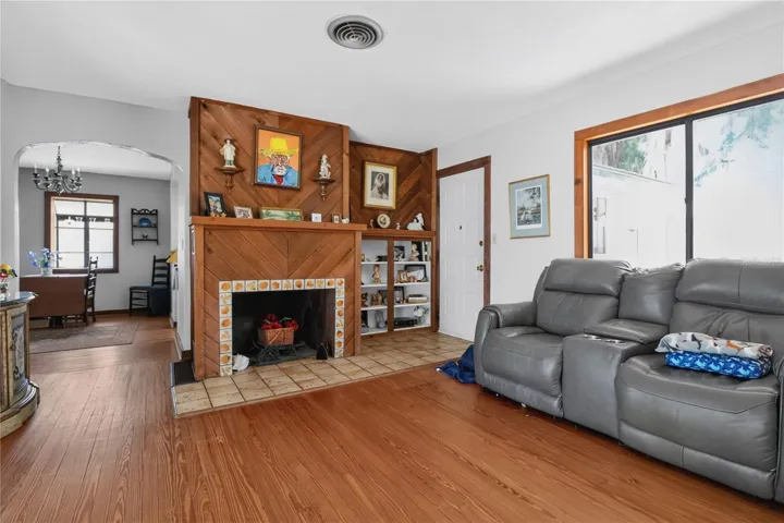 Working wood fireplace