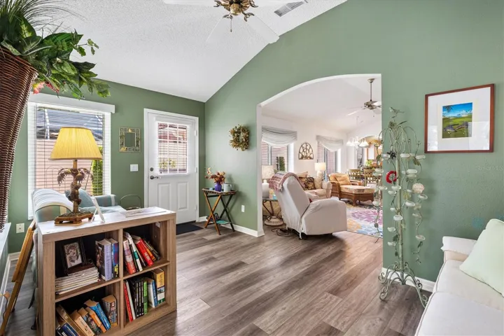Den/Florida Room