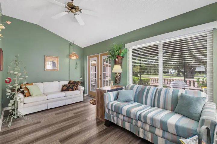 Den/Florida Room