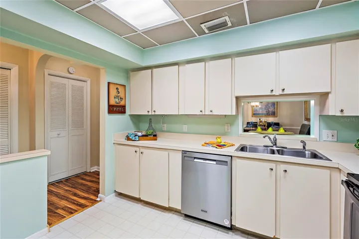 Pass through to dining area