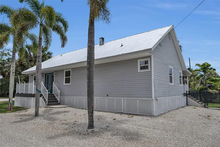 1057 Bayshore Rd, Terra Ceia FL 34250 MLS # A4697049