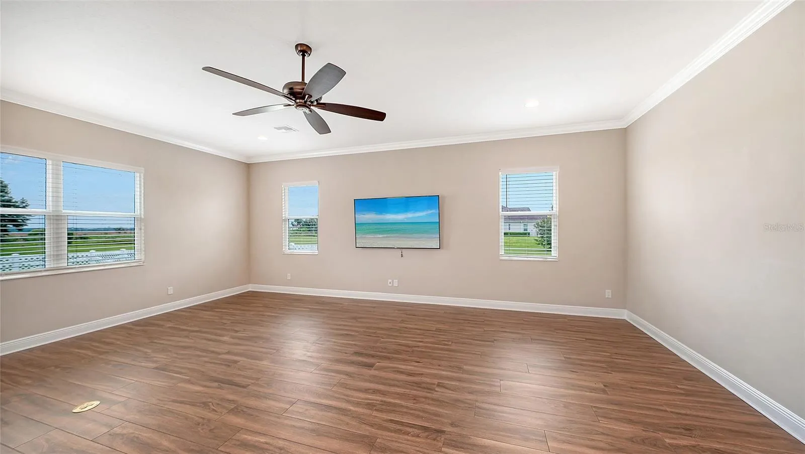 Bonus-Media Room