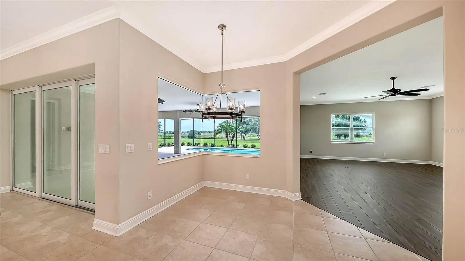 Dinette - Bonus Room