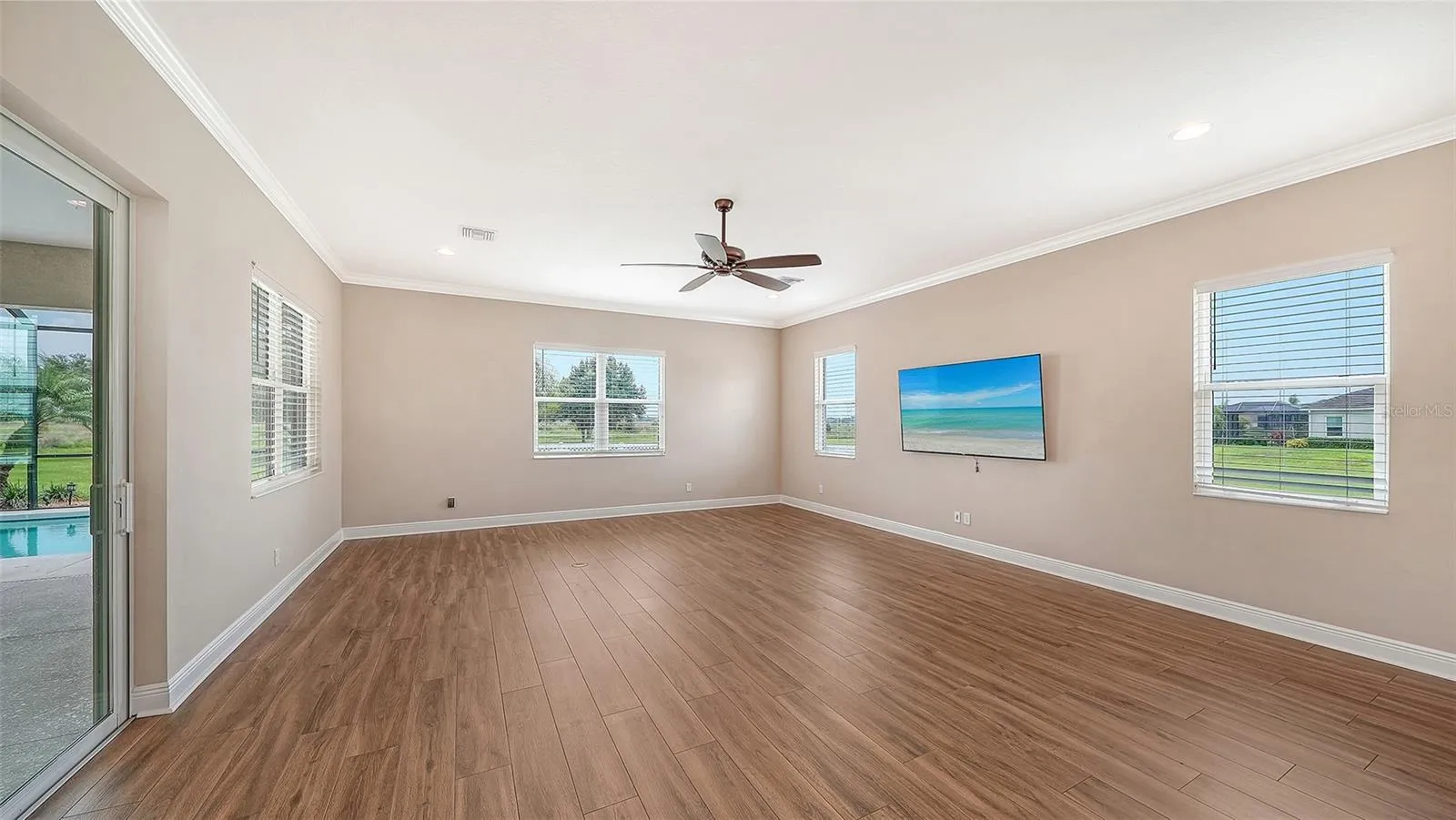 Bonus-Media Room