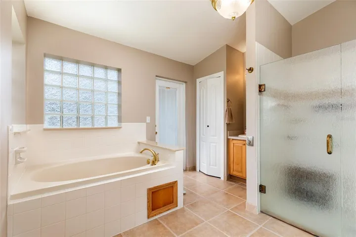 Primary Suite - Bath 1