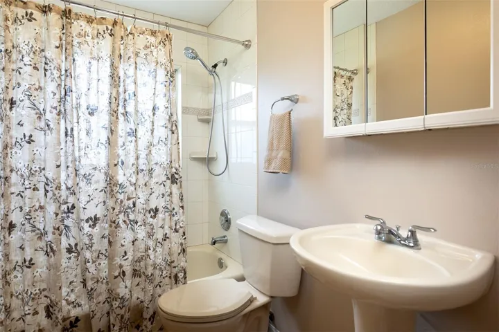 Bath 3 (Detached In-Law Suite)